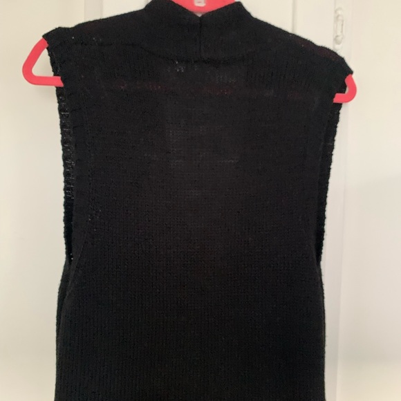 Woman’s Rib-Knit Sleeveless Duster Vest - Picture 5 of 9